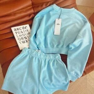 ALO Yoga Light Blue Ribbed Cropped Sweatshirt & Elastic-Waist Shorts Set